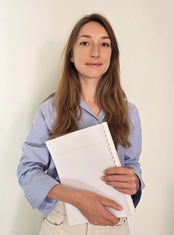 Photo de profil de Clara Becker, conceptrice design UX UI à Bordeaux, présentée en page d'accueil